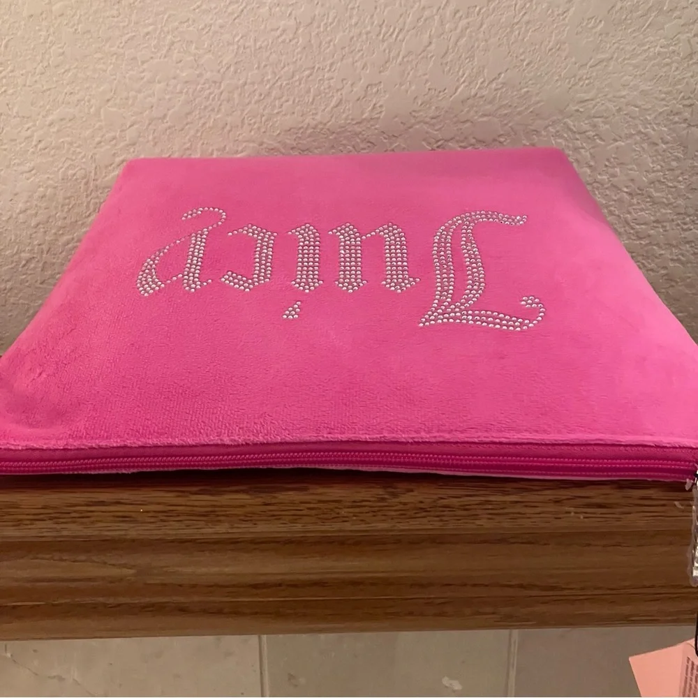 JUICY COUTURE Rhinestone Logo Pink Velour Makeup Pouch Travel Bag NEW NWT